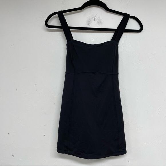 Lululemon Black Criss Cross Back Tank Top Womens 8 Athletic Gorpcore Gym - Picture 1 of 8